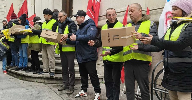 Protesta dei lavoratori Postalcoop