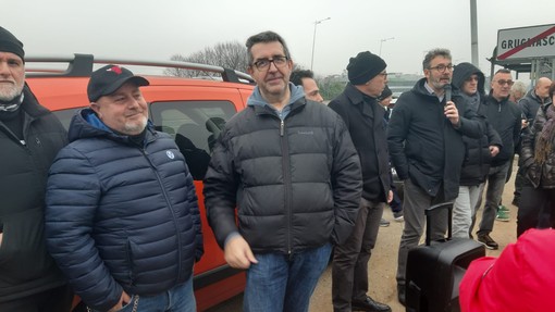 Un  presidio dei lavoratori della Lear dei mesi scorsi