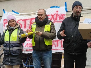 Protesta dei lavoratori Postalcoop