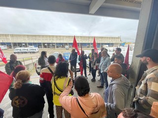 Presidio e protesta dei lavoratori di PostalCoop a Grugliasco Presidio e protesta dei lavoratori di PostalCoop a Grugliasco