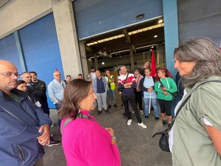 Presidio e protesta dei lavoratori di PostalCoop a Grugliasco Presidio e protesta dei lavoratori di PostalCoop a Grugliasco