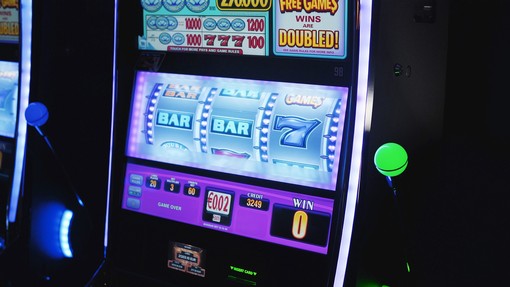 Gioco d'azzardo, le slot potrebbero tornare nei bar. Rossi-Sarno (Pd) e Grimaldi (Leu): "Sarebbe gravissimo, riscriviamo la legge" Gioco d'azzardo, le slot potrebbero tornare nei bar. Rossi-Sarno (Pd) e Grimaldi (Leu): "Sarebbe gravissimo, riscriviamo la legge"