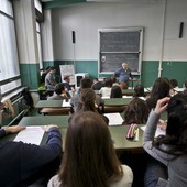 insegnanti e studenti in classe