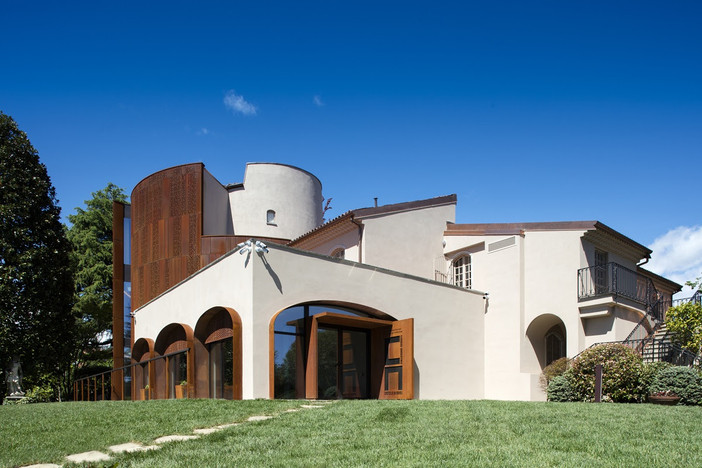 Interferenze, Confluenze e Metafisica: i nuovi progetti alla Fonazione Cerutti di Rivoli Interferenze, Confluenze e Metafisica: i nuovi progetti alla Fonazione Cerutti di Rivoli