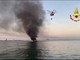 Yacht in fiamme a Jesolo, l'intervento dei vigili del fuoco in elicottero