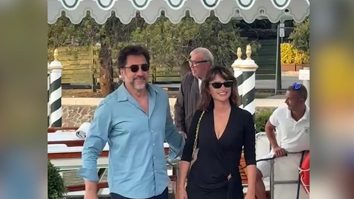 Venezia 83, Penélope Cruz e Javier Bardem sbarcano al Lido: arrivata la coppia più attesa Venezia 83, Penélope Cruz e Javier Bardem sbarcano al Lido: arrivata la coppia più attesa