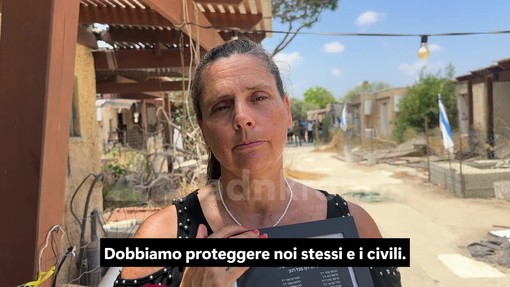 Il 7 ottobre raccontato da una sopravvissuta: "Massacro casa per casa, spero di tornare a vivere qui in pace" Il 7 ottobre raccontato da una sopravvissuta: "Massacro casa per casa, spero di tornare a vivere qui in pace"