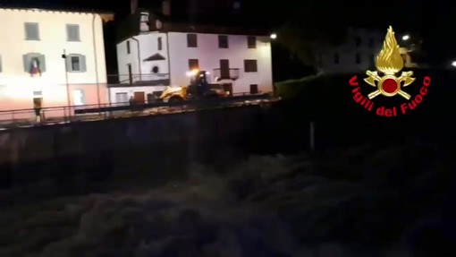 Maltempo a Bergamo, campeggio evacuato per rischio frane ed esondazione