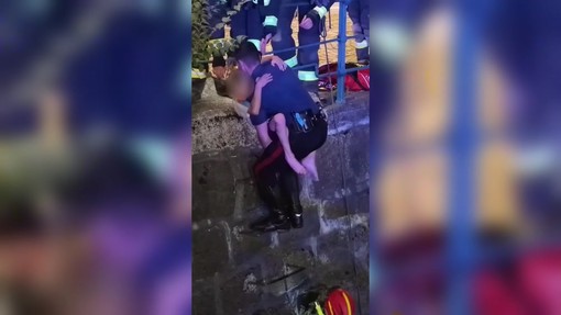 Tre bambini in pericolo sul fiume a Merano, il salvataggio di carabinieri e volontari