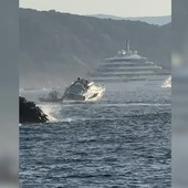 Super yacht da 8 milioni affondato a Porto Cervo, salve le persone a bordo Super yacht da 8 milioni affondato a Porto Cervo, salve le persone a bordo