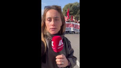 Al via cortei a Romanews della nostra inviata Al via cortei a Romanews della nostra inviata