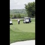 Trump e il colpo vincente a golf: "Io ho talento e voi no" Trump e il colpo vincente a golf: "Io ho talento e voi no"