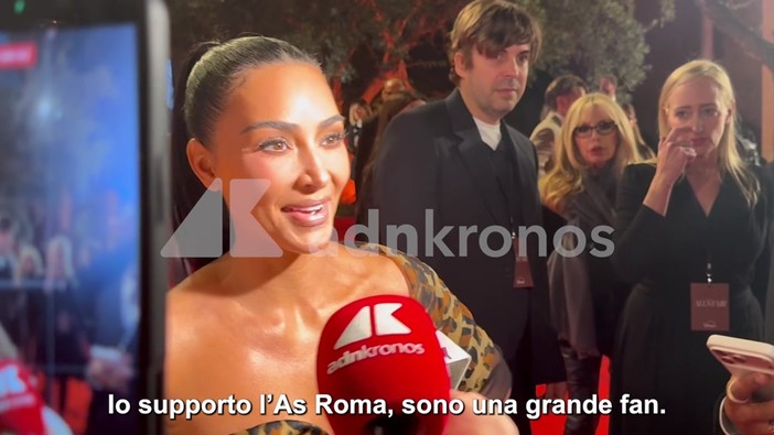 Kim Kardashian regina del tappeto rosso alla Festa del Cinema: "Tifo la Roma, sono grande fan" Kim Kardashian regina del tappeto rosso alla Festa del Cinema: "Tifo la Roma, sono grande fan"