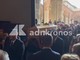 Don Mazzi, a Milano l'arrivo del feretro fra gli applausi commossi