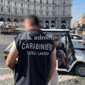 Golf car, blitz dei carabinieri del Nucleo ispettorato del lavoro: il video dei controlli a Roma Golf car, blitz dei carabinieri del Nucleo ispettorato del lavoro: il video dei controlli a Roma