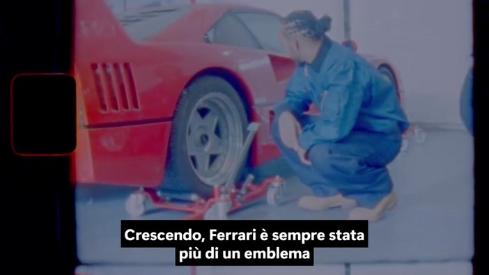 Lewis Hamilton realizza un sogno, eccolo con la sua Ferrari F40