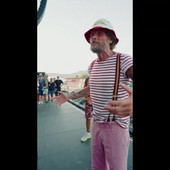 Jovanotti e la sua band rendono omaggio al 'Maestrone' Guccini Jovanotti e la sua band rendono omaggio al 'Maestrone' Guccini