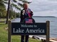 Lago Ontario, è guerra a colpi di cartelli tra Trump e il premier Doug Ford