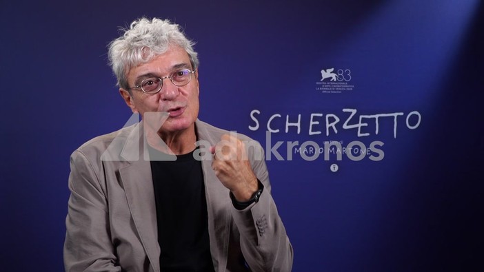 Venezia 83, Mario Martone: "Nella vita serve qualcuno che smonti il peso ci portiamo addosso"