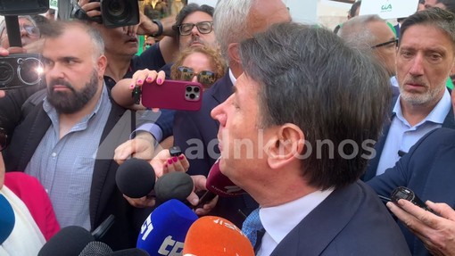Caro carburanti, Conte: "Da decreto governo solo briciole e misure tampone"