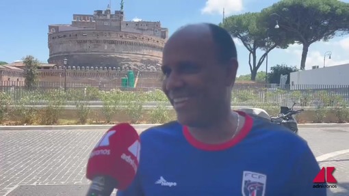 Mondiali, il tifoso di Capo Verde amico del ct Bubista: "Straordinari contro la Spagna, Vozinha eroico" Mondiali, il tifoso di Capo Verde amico del ct Bubista: "Straordinari contro la Spagna, Vozinha eroico"