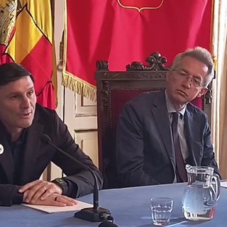 Napoli, Zanetti lancia evento beneficenza per i bambini e ricorda Maradona Napoli, Zanetti lancia evento beneficenza per i bambini e ricorda Maradona