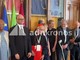 La strana coppia, Sharon Stone e Romano Prodi in Campidoglio tra sorrisi e complicità La strana coppia, Sharon Stone e Romano Prodi in Campidoglio tra sorrisi e complicità