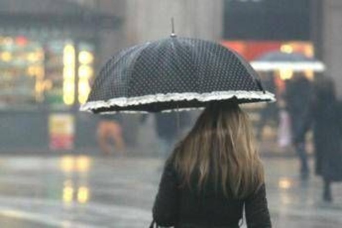 Maltempo e temporali a raffica sull'Italia, tre vortici in azione: le previsioni meteo