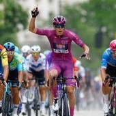 Giro d'Italia, Magnier vince terza tappa a Sofia. Silva resta in maglia rosa