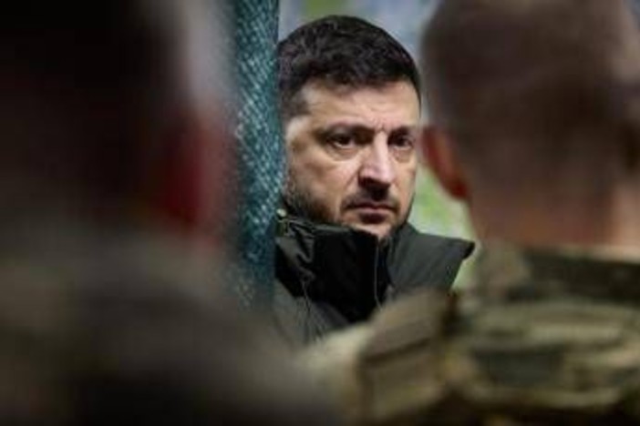 Ucraina, Zelensky: "Guerra in Iran ritarda colloqui di pace fra Kiev e Mosca"