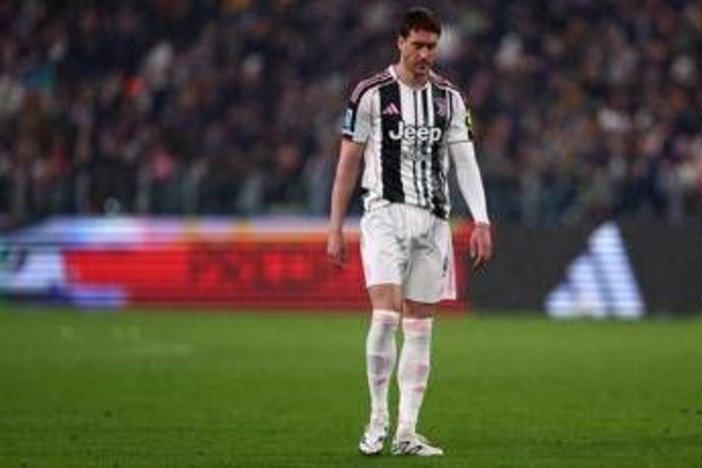 Juve, non c'è pace per Vlahovic: nuovo infortunio per l'attaccante