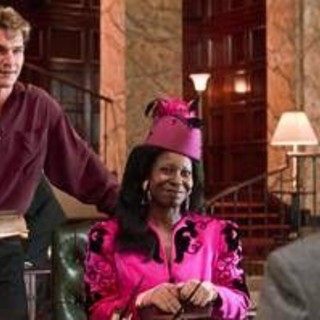 Whoopi Goldberg, dalle pompe funebri a imbrogliona da Oscar: oggi i 70 anni di un'icona di Hollywood