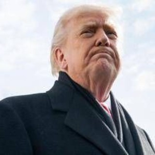 Iran, Trump alza il tiro e ora valuta attacco a Teheran: le possibili mosse del presidente Iran, Trump alza il tiro e ora valuta attacco a Teheran: le possibili mosse del presidente