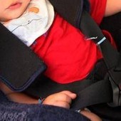 Nuoro, lasciano la bimba di sei mesi nell'auto e vanno a fare la spesa: denunciati due turisti