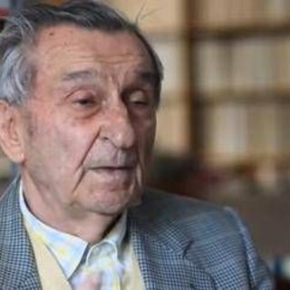 Morto a 100 anni Sergio Flamigni, ex senatore del Pci e partigiano Morto a 100 anni Sergio Flamigni, ex senatore del Pci e partigiano