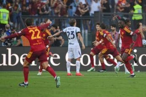 Roma-Inter, convalidato il secondo gol di Koné tra le polemiche: cos'è successo all'Olimpico