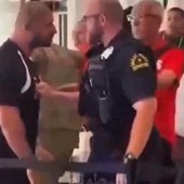Mondiali, Egitto arriva a Dallas: 'rissa' con polizia all'aeroporto
