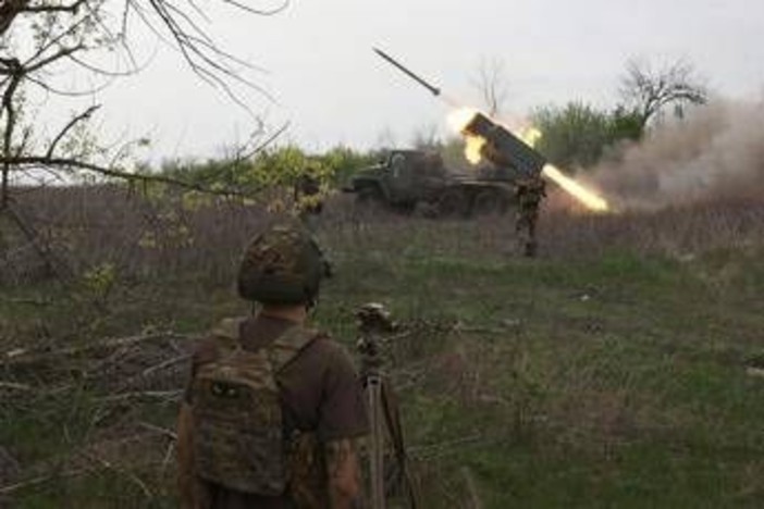 Ucraina, Russia avanza o Kiev rialza la testa? La guerra e la doppia verità Ucraina, Russia avanza o Kiev rialza la testa? La guerra e la doppia verità
