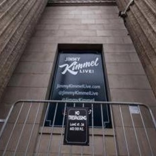 Abc sospende show di Kimmel per commenti su Kirk. Trump: &quot;Grande notizia&quot;