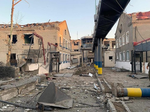 Massicci attacchi russi in Ucraina, molte città senza riscaldamento e acqua Massicci attacchi russi in Ucraina, molte città senza riscaldamento e acqua