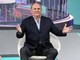 Errore a "La Ruota della Fortuna": Gerry Scotti richiama due concorrenti in studio e chiede scusa Errore a "La Ruota della Fortuna": Gerry Scotti richiama due concorrenti in studio e chiede scusa