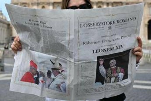 Papa Leone XIV, messa sulla tomba di Pietro. Attesa per il Regina Coeli