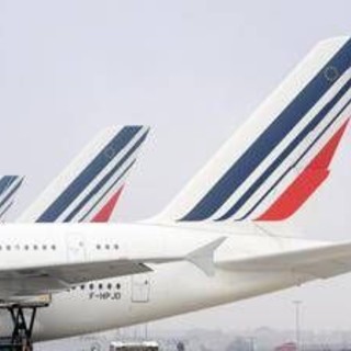 Francia, odore di bruciato in cabina: aereo diretto a Seul atterra a Monaco