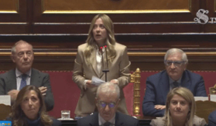 Meloni in Senato: "Energia, bollette più leggere per famiglie e imprese". E sull'Ucraina: "Posizione Italia non cambia"