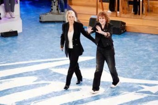 Amici, oggi domenica 23 novembre: ospiti e anticipazioni