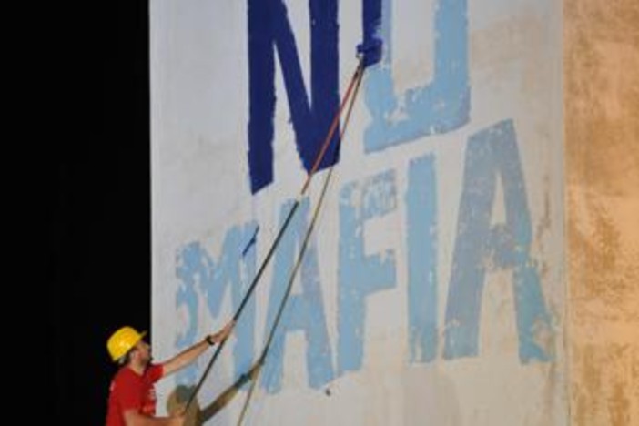 Mafia, rapporto Eurispes: "Confiscati oltre 47.000 beni e aziende, ma solo poco più metà destinati" Mafia, rapporto Eurispes: "Confiscati oltre 47.000 beni e aziende, ma solo poco più metà destinati"