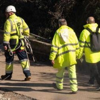 Spagna, treno contro gru: nuovo incidente ferroviario Spagna, treno contro gru: nuovo incidente ferroviario