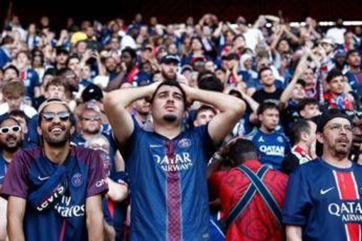 Tifoso Psg compra biglietto per finale, ma vola a... Bucarest: "Mi sono sbagliato" Tifoso Psg compra biglietto per finale, ma vola a... Bucarest: "Mi sono sbagliato"