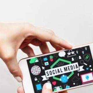 Social vietati ai minori di 15 anni, dall'Australia al Regno Unito: cosa fanno gli altri Paesi Social vietati ai minori di 15 anni, dall'Australia al Regno Unito: cosa fanno gli altri Paesi