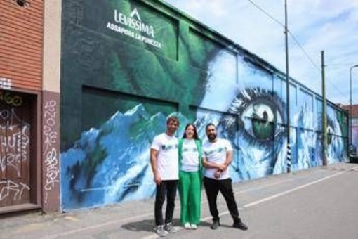 Milano, l'artista Danilo Pistone porta la purezza di Levissima in città Milano, l'artista Danilo Pistone porta la purezza di Levissima in città